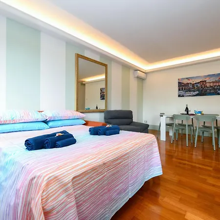 Le Finestre Sugli Ulivi Centro Storico Desenzano Apartment