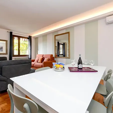 Le Finestre Sugli Ulivi Centro Storico Desenzano Apartment Desenzano del Garda