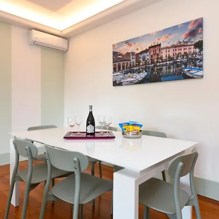 Le Finestre Sugli Ulivi Centro Storico Desenzano Apartment *