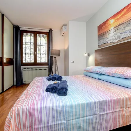 Apartment Le Finestre Sugli Ulivi Centro Storico Desenzano Desenzano del Garda